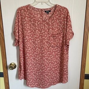 Women’s Tops Bundle. Total of 3 tops.